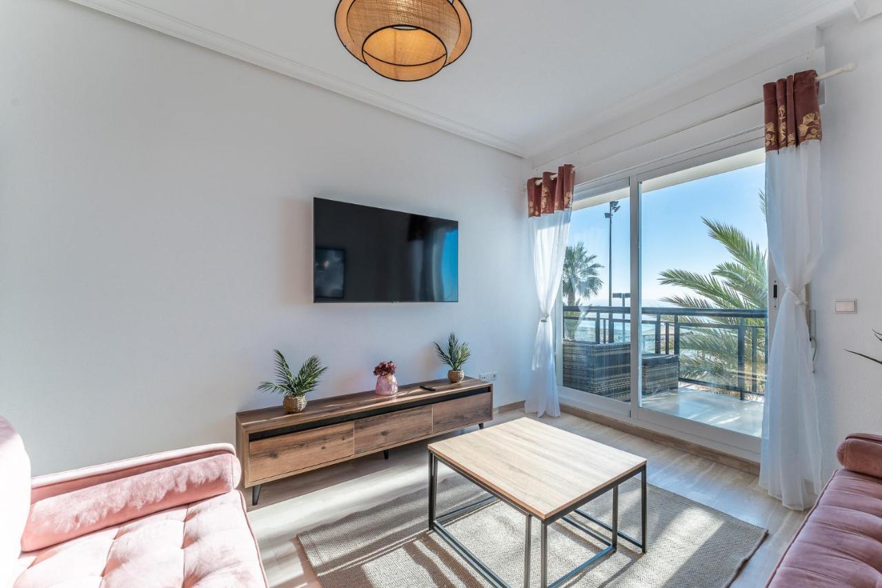 Leilighet Superb Location Beachfront , 3 Bed With Terrace Fuengirola