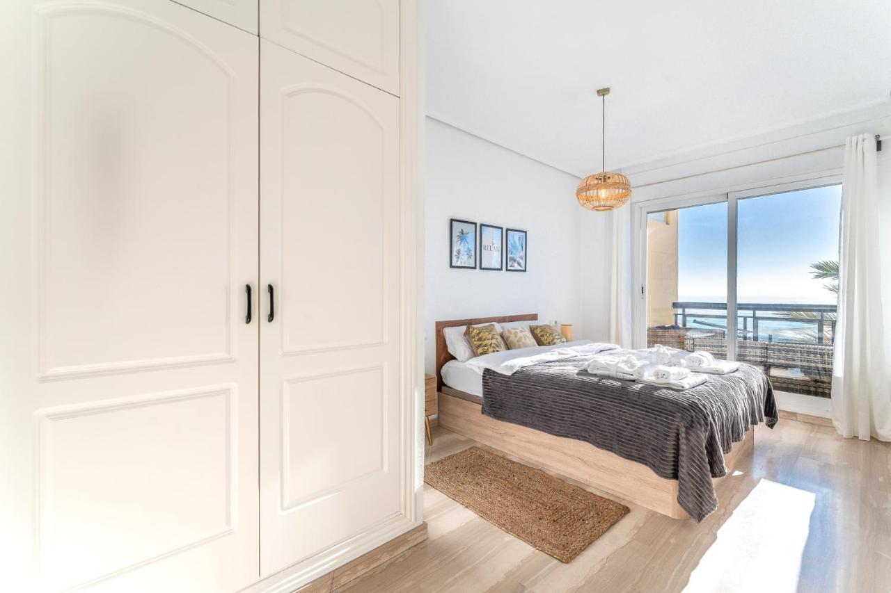 Superb Location Beachfront , 3 Bed With Terrace Fuengirola